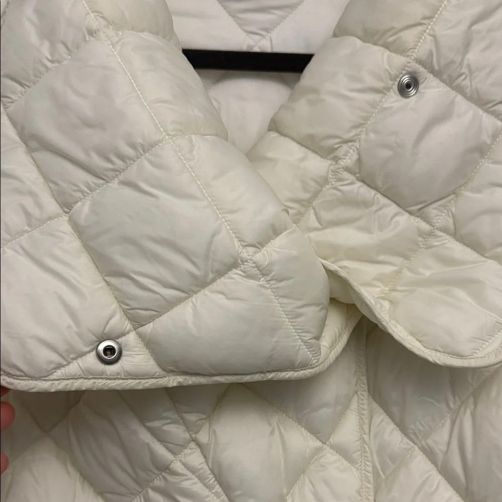 ATHLETA Women’s White Quilted Puffer Jacket size LARGE vguc shawl lightweight - Picture 5 of 11